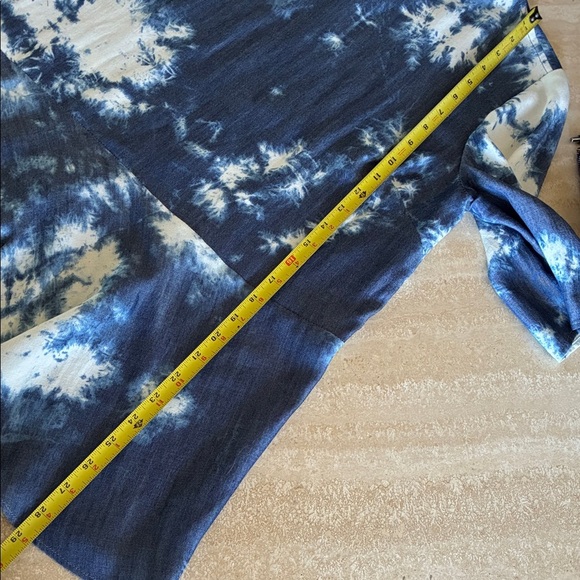 Blue Tie-Dye Set: Peplum Top & Wide Leg Capri Pants. M - Picture 11 of 17